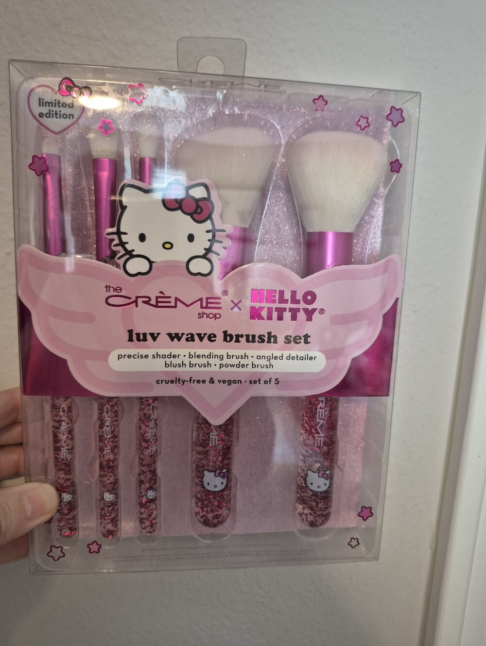 The Crème Shop x Hello Kitty Luv Wave Brush Set - Pink
